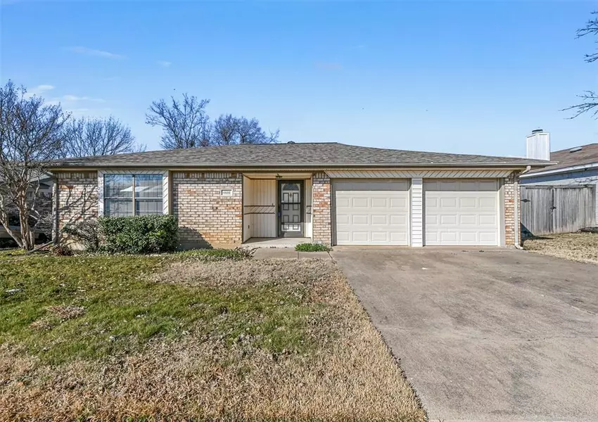 6601 Levitt Drive, Watauga, TX 76148