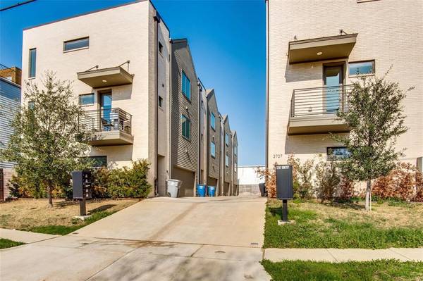 2703 Kimsey Drive #103, Dallas, TX 75235