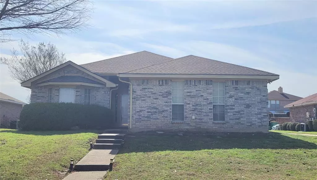 904 Waterview Drive, Cedar Hill, TX 75104