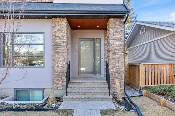 Calgary, AB T2T 2P6,2033 45 AVE Southwest