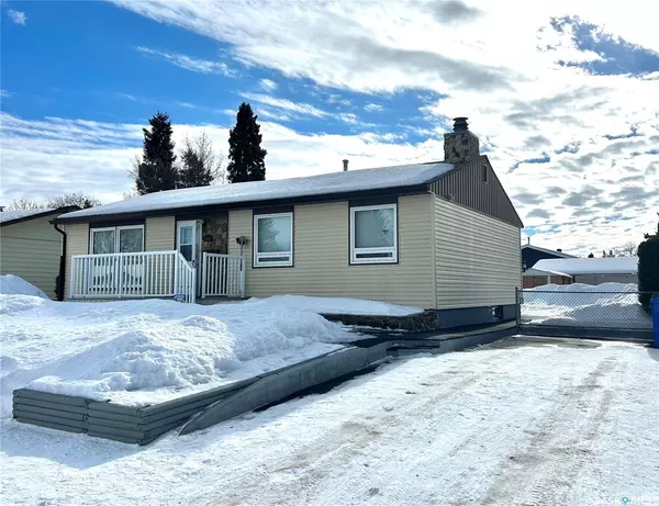 1321 COWAN DRIVE, Prince Albert, SK S6V 2P9