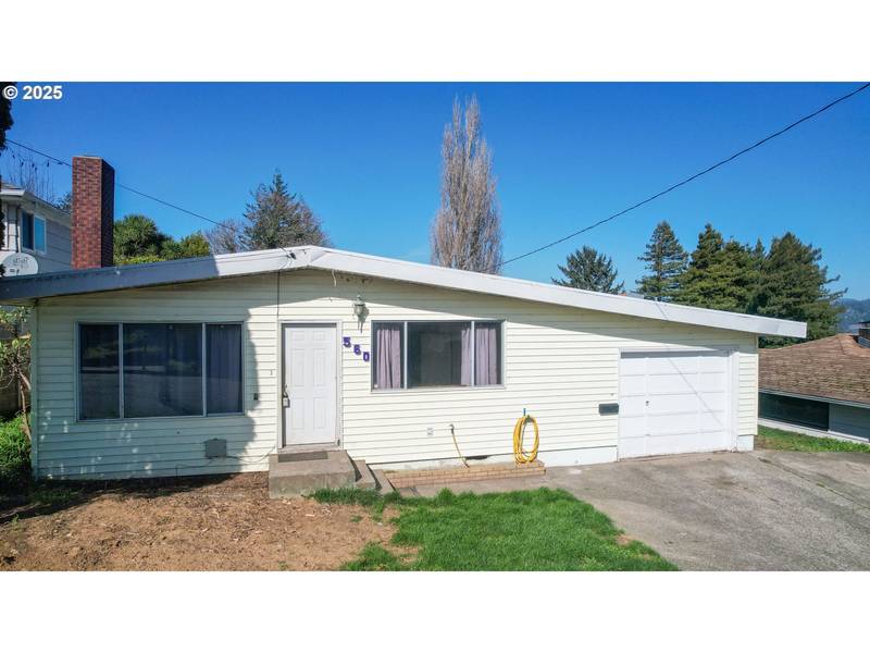 560 STATE ST, North Bend, OR 97459