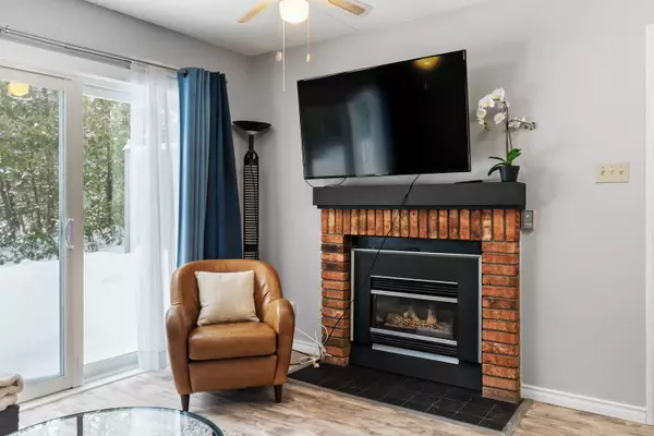 Collingwood, ON L9Y 5B4,21 Dawson DR #74