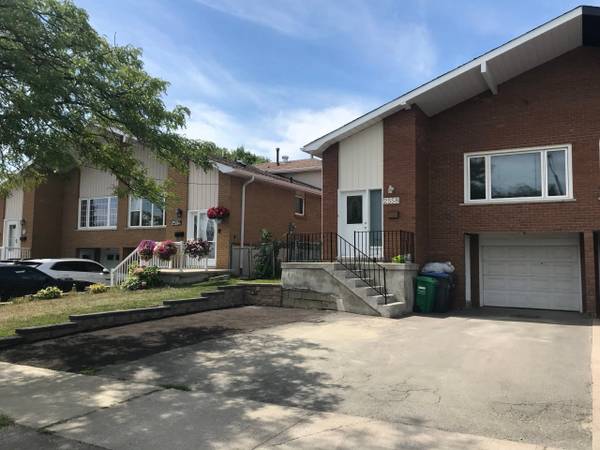 2558 Palisander AVE, Mississauga, ON L5B 2L2