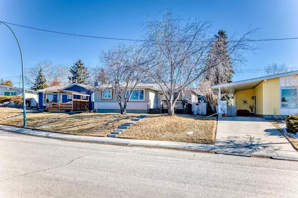 Calgary, AB T2E 6H1,216 Van Horne CRES NE