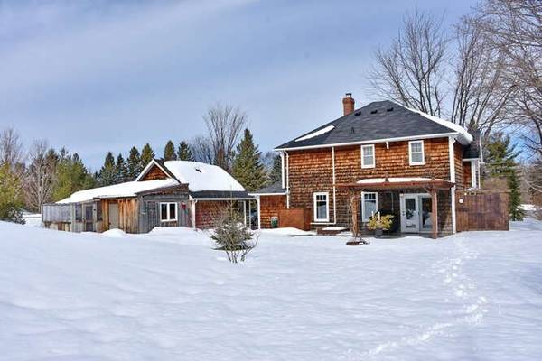 680 Mountain RD, Collingwood, ON L9Y 5G3