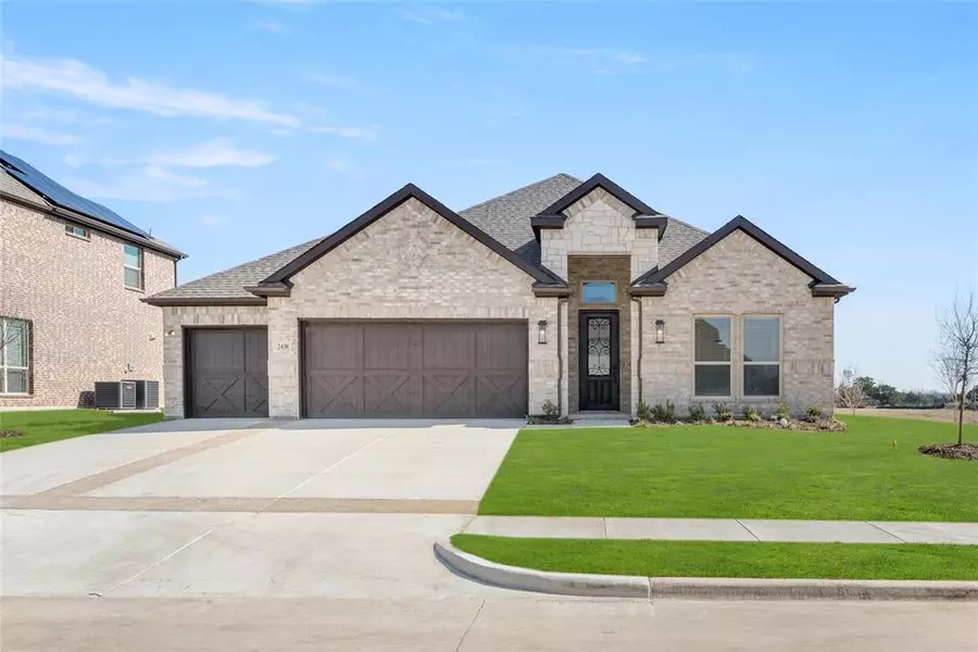 2430 White Plains Drive, Midlothian, TX 76065