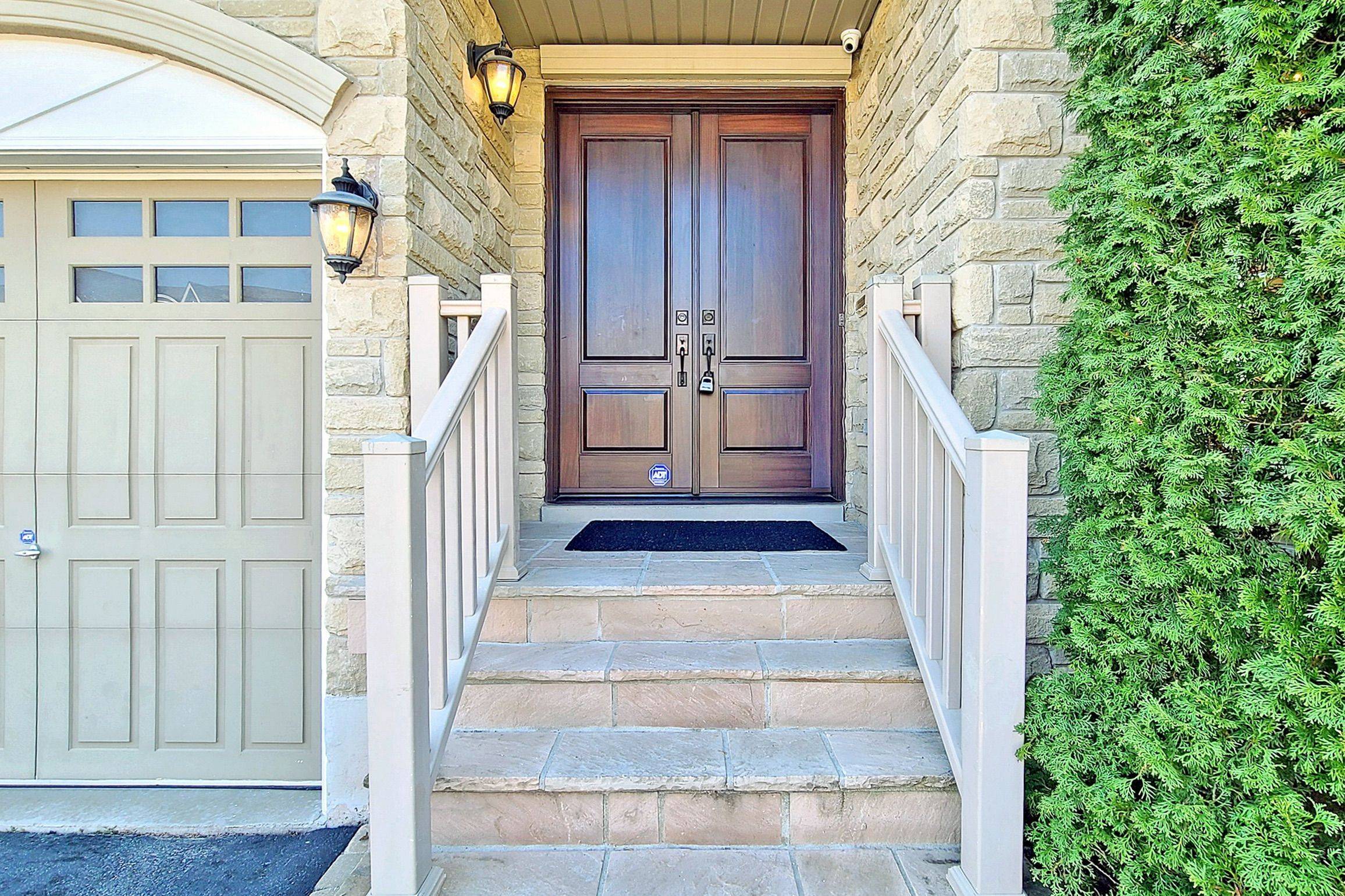Oakville, ON L6L 6W4,3395 Fox Run CIR