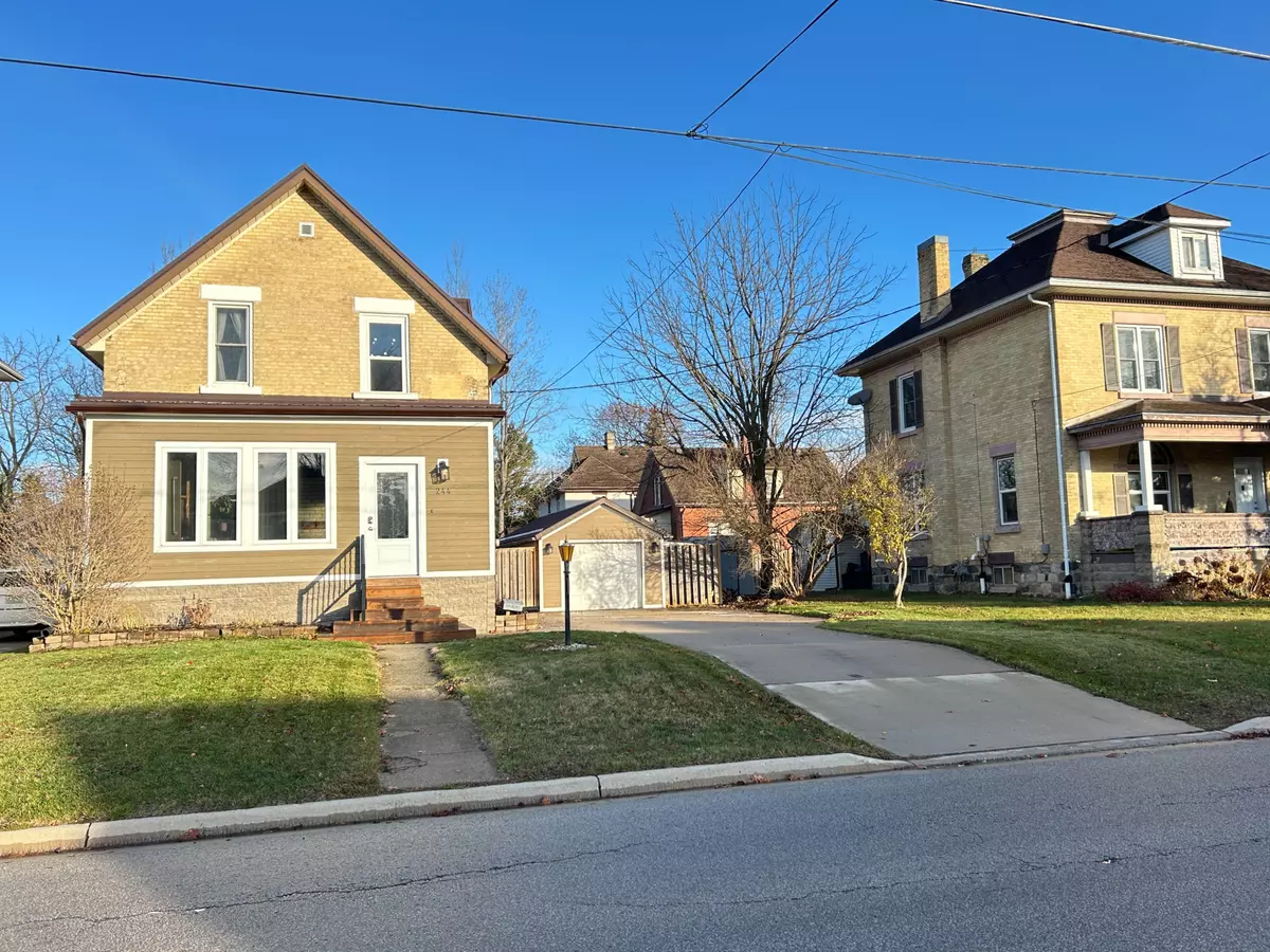 Hanover, ON N4N 1X2,244 13th ST