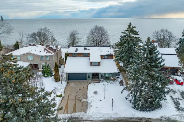 16 Arkendo DR, Oakville, ON L6J 5T9