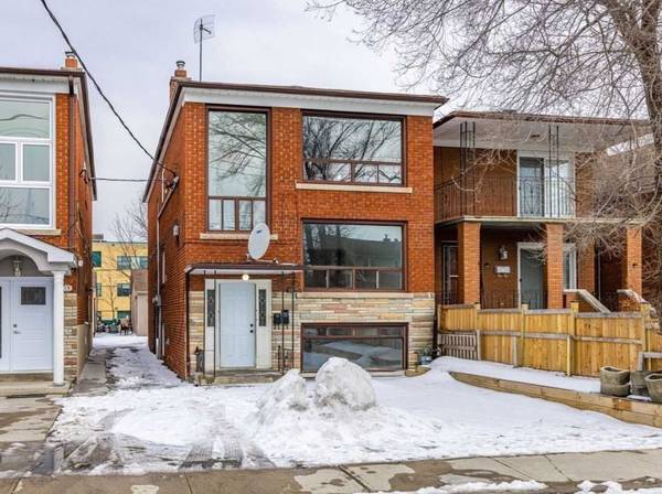 17 Bayliss Lower Level AVE, Toronto W04, ON M6N 4P2