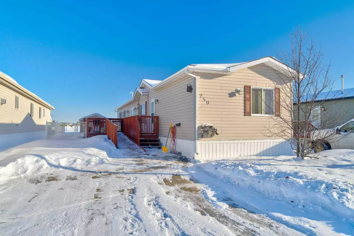 Grande Prairie, AB T8X 1P5,10615 88 ST #240