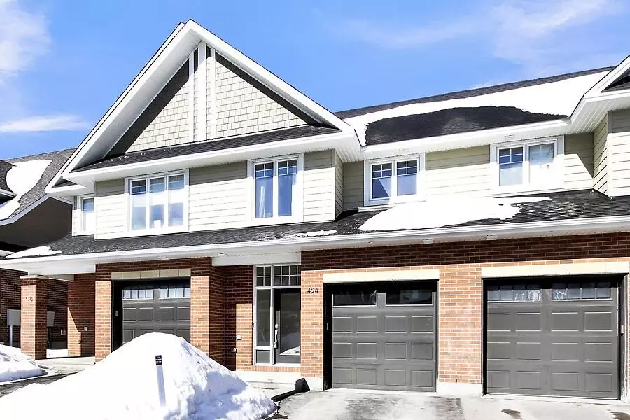 Barrhaven, ON K2J 6A3,454 Kilspindie RDG