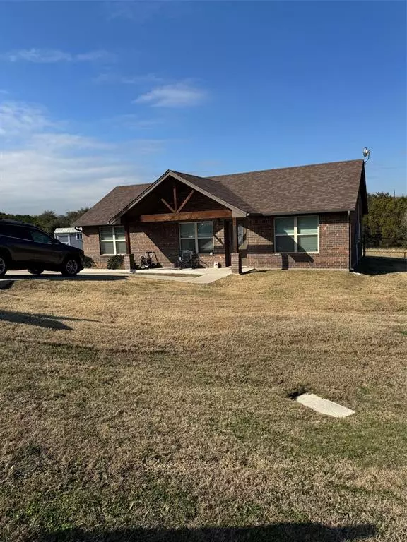 2402 Fox Court, Granbury, TX 76048