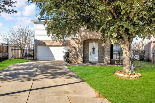 3005 I Ronay Drive, Forest Hill, TX 76140