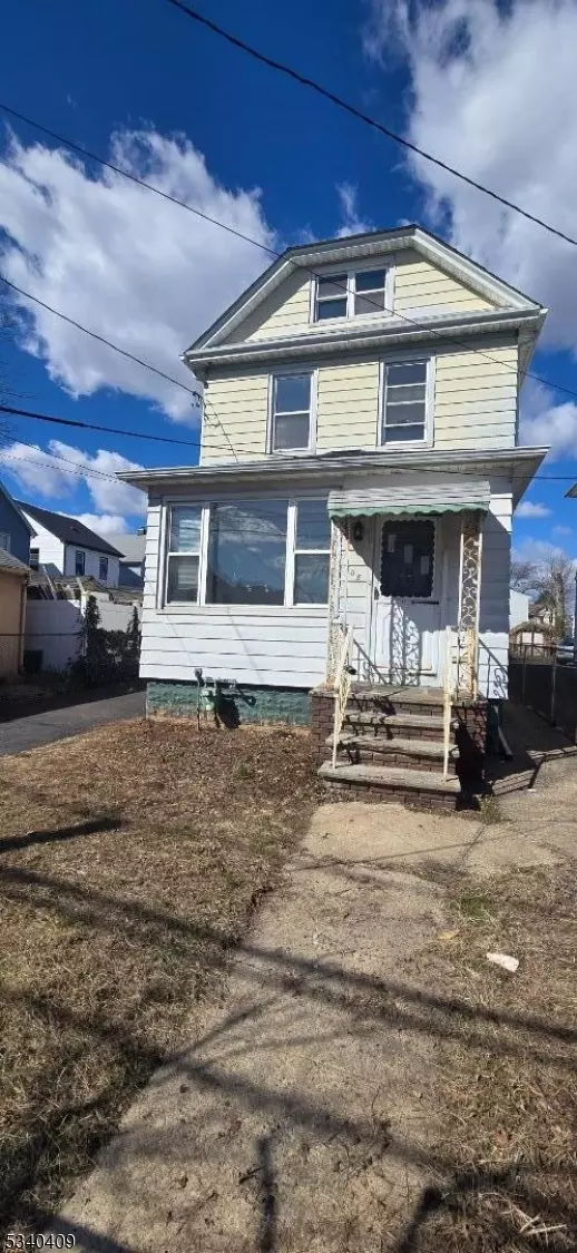 808 Van Buren Ave, Elizabeth City, NJ 07201