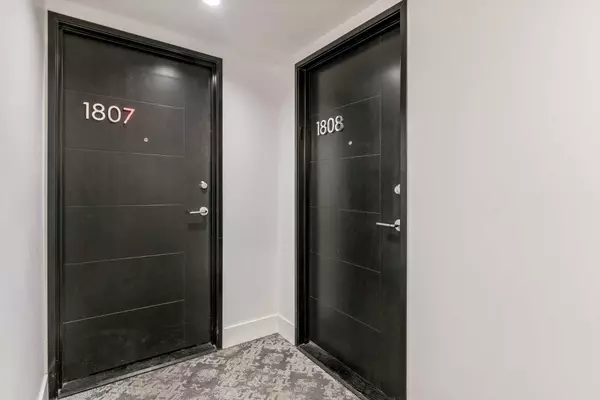 Calgary, AB T2P 1J3,930 6 AVE Southwest #1808