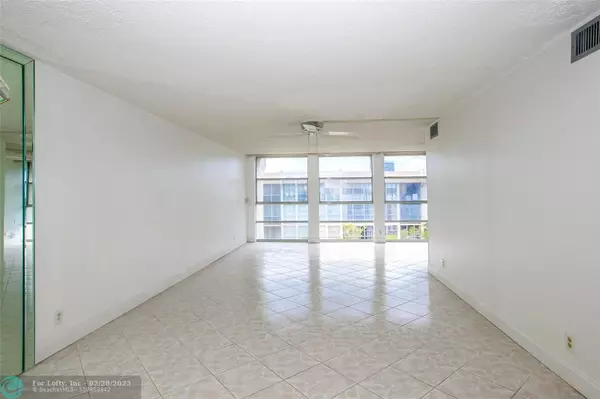 Hallandale Beach, FL 33009,851 Three Islands Blvd  #507