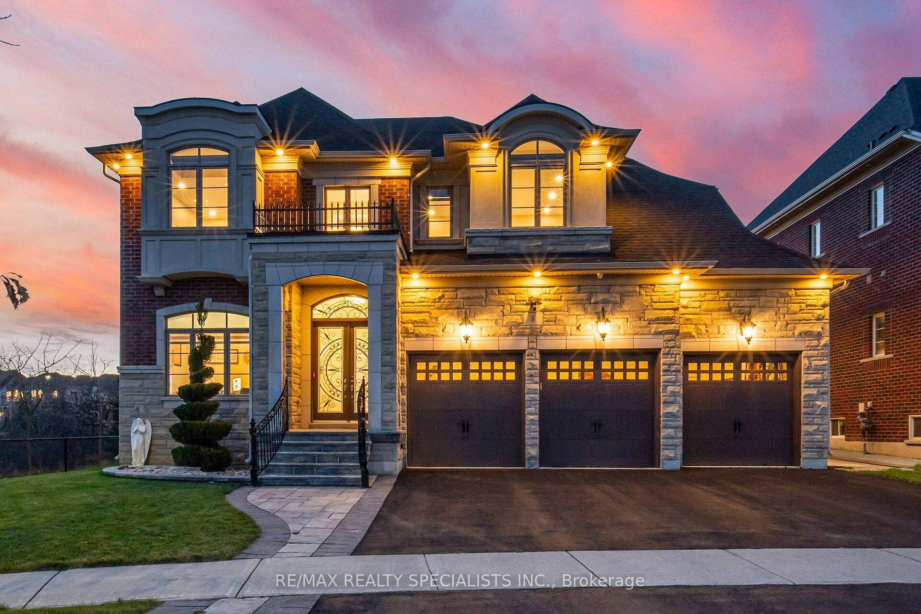 8 Herringbone CRES, Brampton, ON L6P 4B8