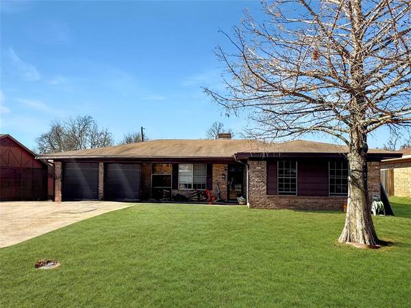 545 NE 21st Street NE, Paris, TX 75460