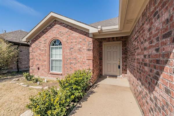 12104 Rolling Ridge Drive, Fort Worth, TX 76028