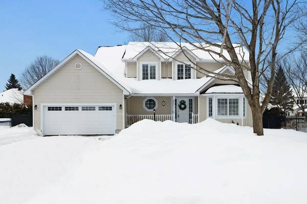 8 Mary Hill CRES, Stittsville - Munster - Richmond, ON K0A 2Z0