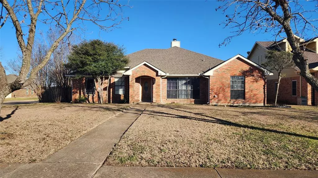 734 Rawlins Drive, Lancaster, TX 75146