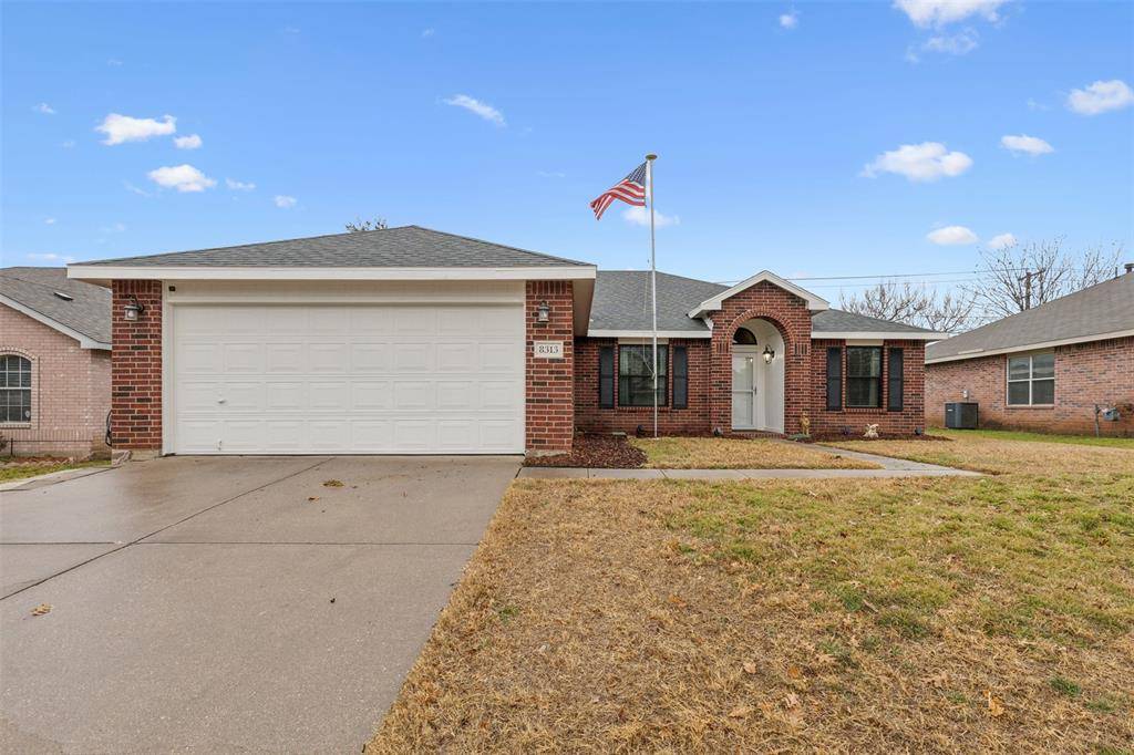 8313 Clearbrook Drive, Fort Worth, TX 76123