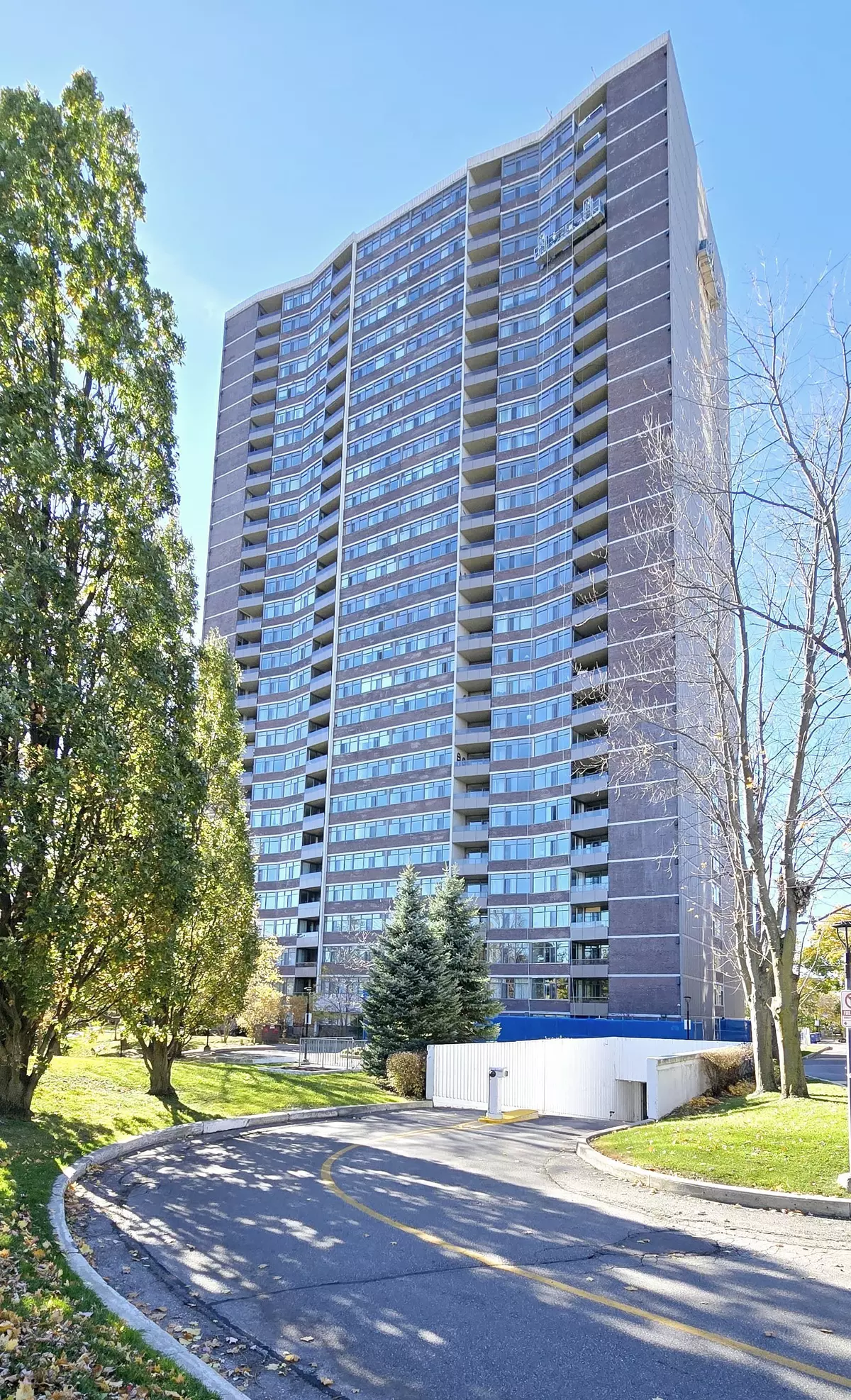 Mississauga, ON L5A 3S6,3100 Kirwin AVE E #2003