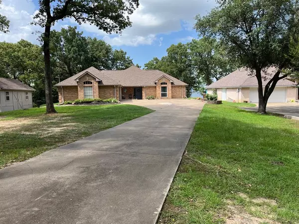 215 Pelican Point,  Streetman,  TX 75859