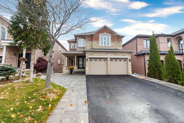 63 Regency View HTS, Vaughan, ON L6A 3T8