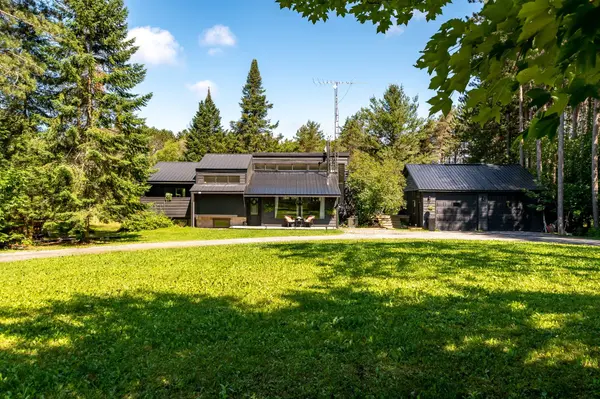 Muskoka Lakes, ON P0B 1M0,1049 Lawrence Pit RD