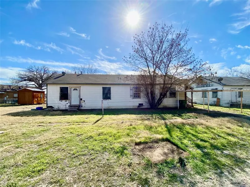 1105 SW 13th Street, Mineral Wells, TX 76067