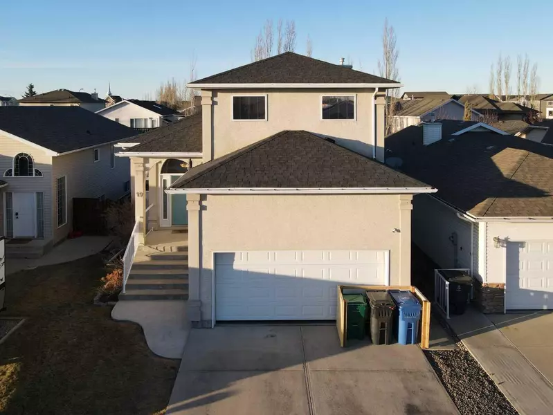 19 Fairmont Gate South, Lethbridge, AB T1K 1M7