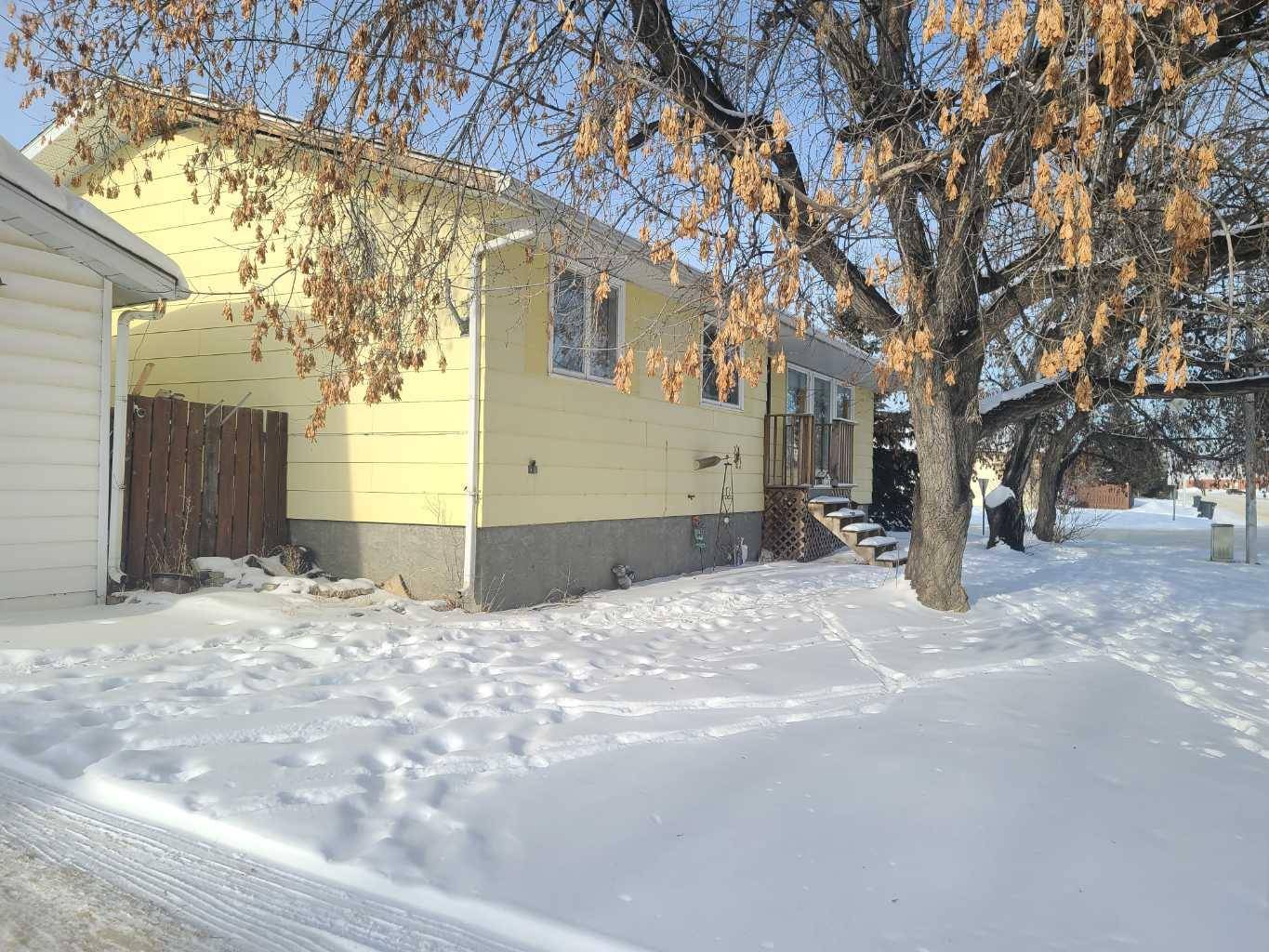 Peace River, AB T8S 1E2,9709 73 AVE