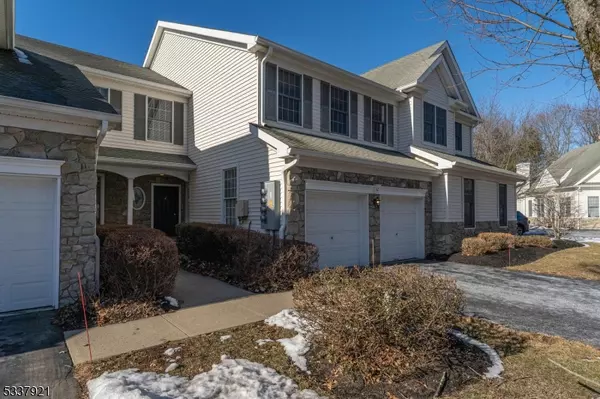 32 Westgate Dr, Clinton Twp., NJ 08801