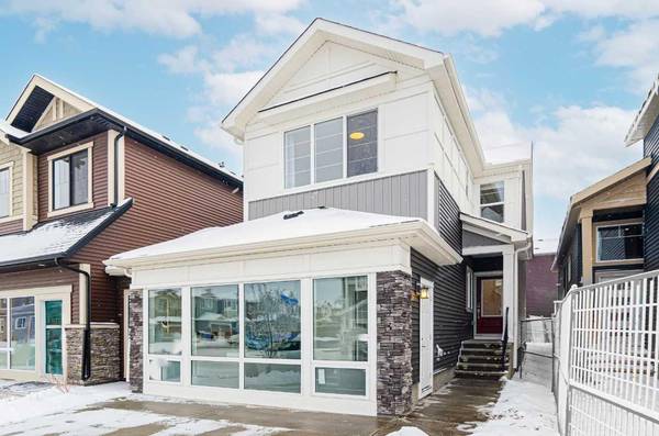 715 Buffaloberry MNR SE, Calgary, AB T3M3M2