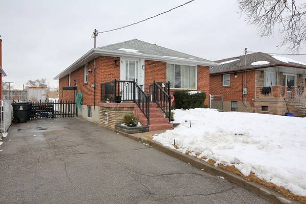 96 Nordin AVE, Toronto W08, ON M8Z 2B3