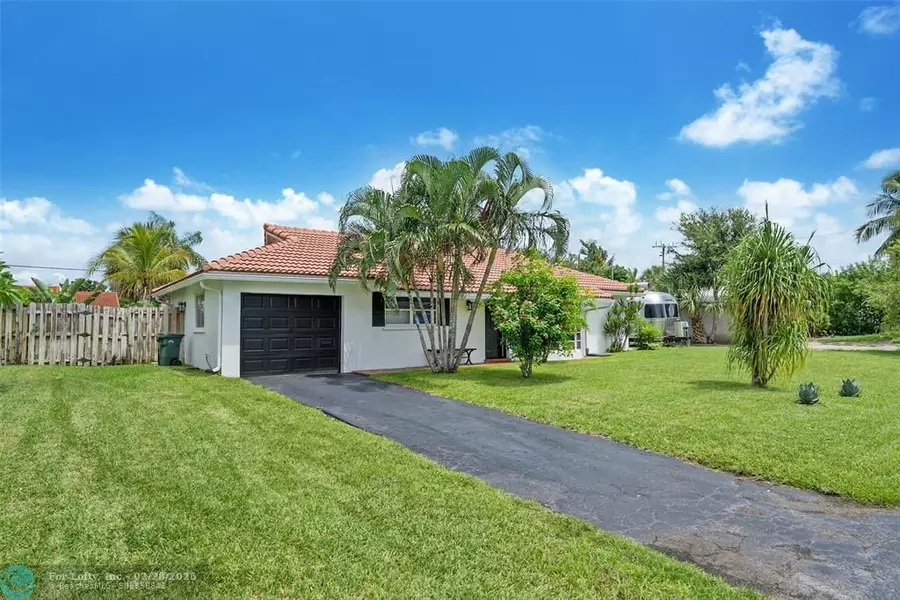 241 SW 13th St, Boca Raton, FL 33432