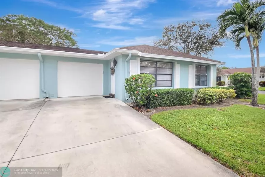 9800 Pecan Tree Drive  #B, Boynton Beach, FL 33436