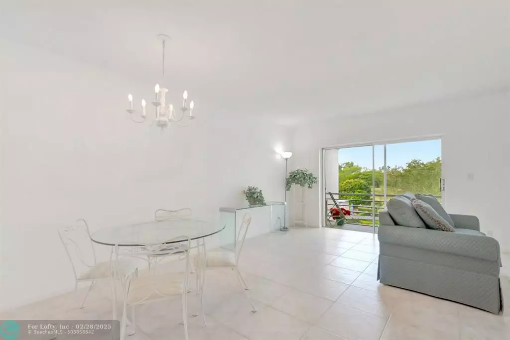 Boca Raton, FL 33487,5501 NW 2nd Ave  #302