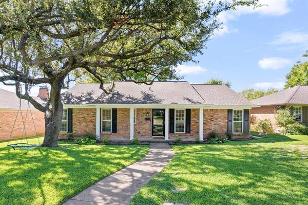 10145 Trailpine Drive,  Dallas,  TX 75238