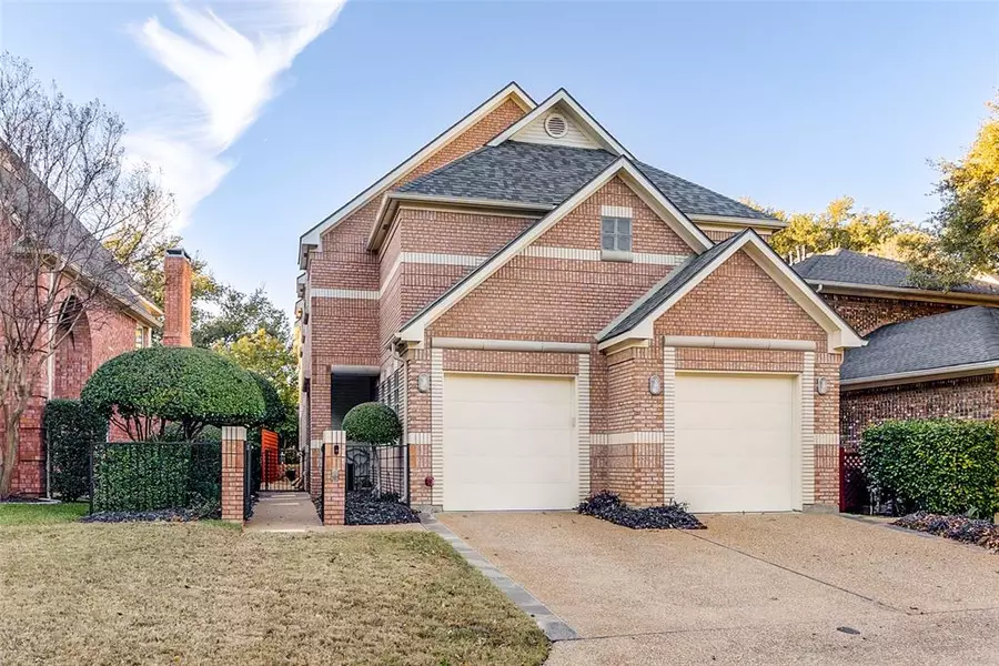 5015 Village Circle, Dallas, TX 75248