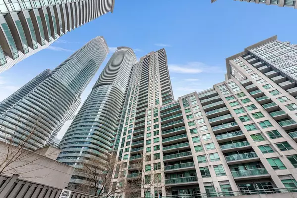 19 Grand Trunk CRES #3709, Toronto C01, ON M5J 3A3