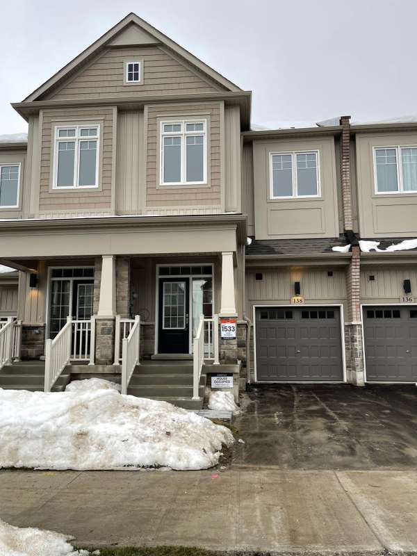 138 Greer ST, Barrie, ON L9J 0R7