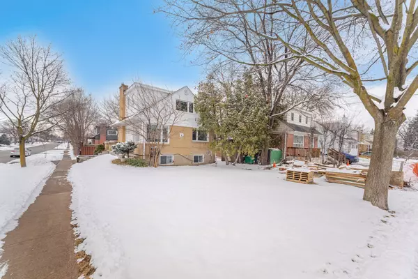 41 Tofield CRES, Toronto W10, ON M9W 2B8