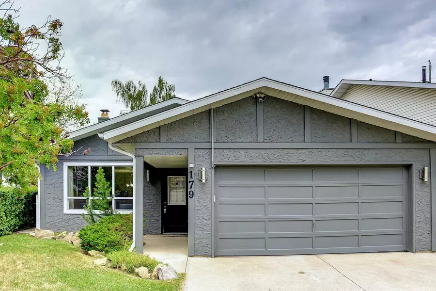 179 Hawkcliff WAY Northwest, Calgary, AB T3G2T5