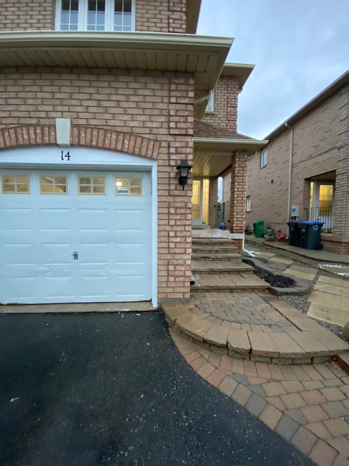 Brampton, ON L6X 4X4,14 Manett CRES