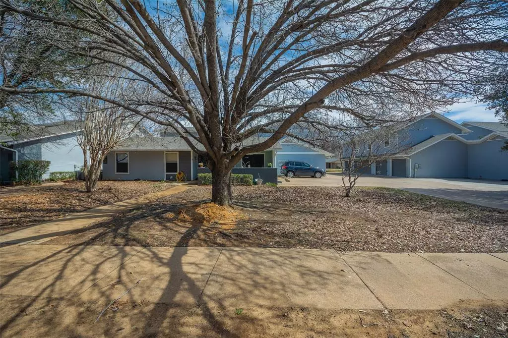 Hurst, TX 76053,618 Timberline Drive