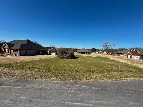 6002 Oakwood Court, Granbury, TX 76049